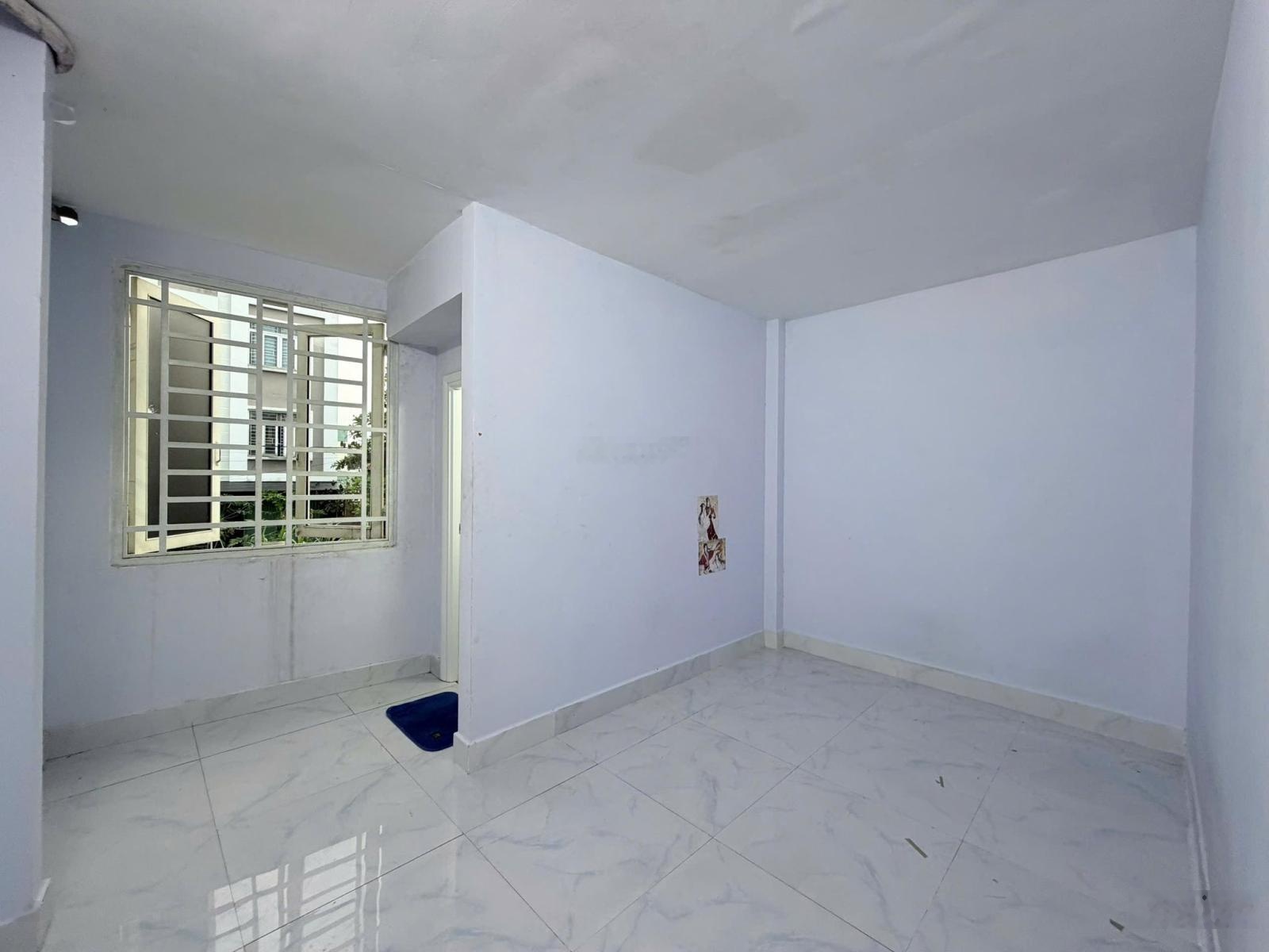 Giá quá rẻ, bán nhà Nguyễn Hữu Tiến, 4 x 15m, hẻm xe hơi,chỉ 4.8 tỷ