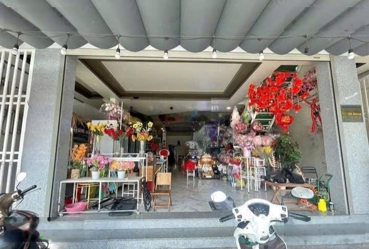 **bán gấp ngôi nhà kinh doanh ** giá #850 triệu đường trần đại nghĩa bình chánh , tp hcm