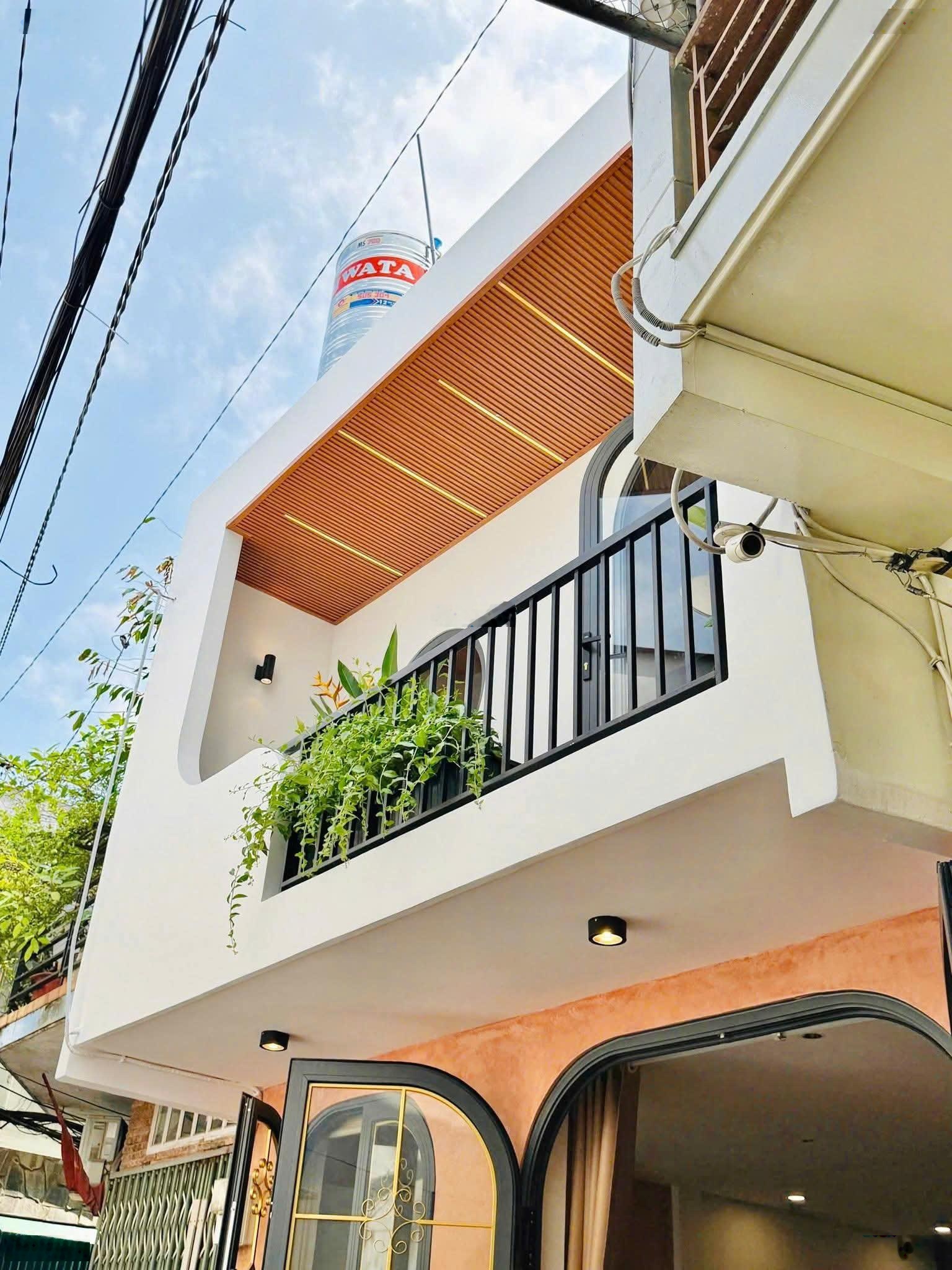 _bán nhà đẹp ngay ngã 5 gò vấp _ngang 4,5m trệt 1 lầu full nội thất _sát mặt tiền vị trí trung tâm_