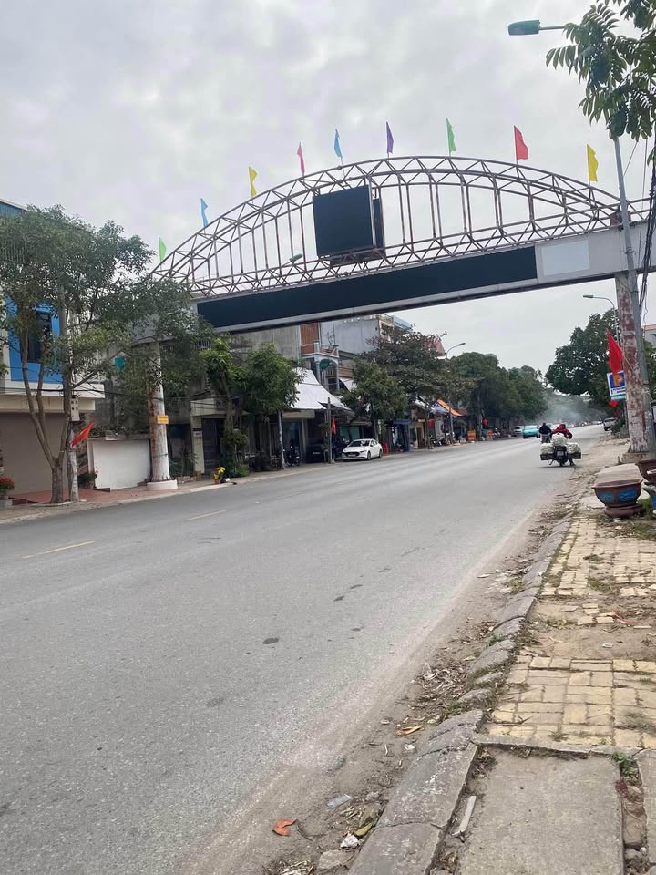 Bán đất tặng nhà cấp 4 mặt đường 39B thuộc thôn Kìm, Vũ Lạc, Thái Bình