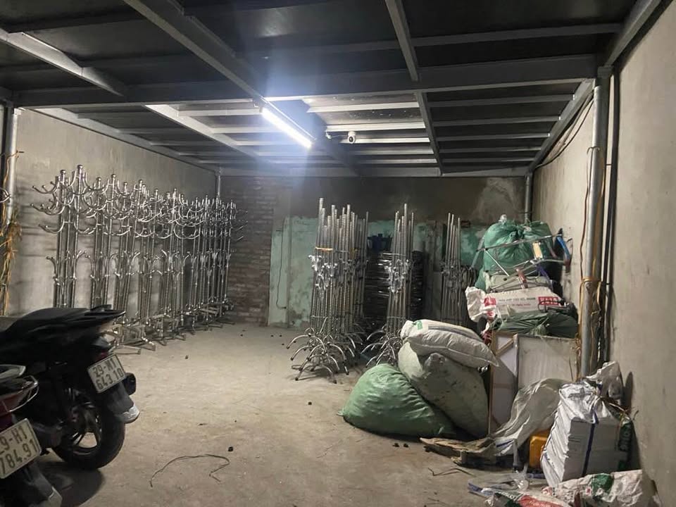 Chủ nhà cần bán gấp nhà trung tâm quận Hoàng Mai, 36m2, mặt tiền đẹp 4,6m, vài bước chân ra đường lớn