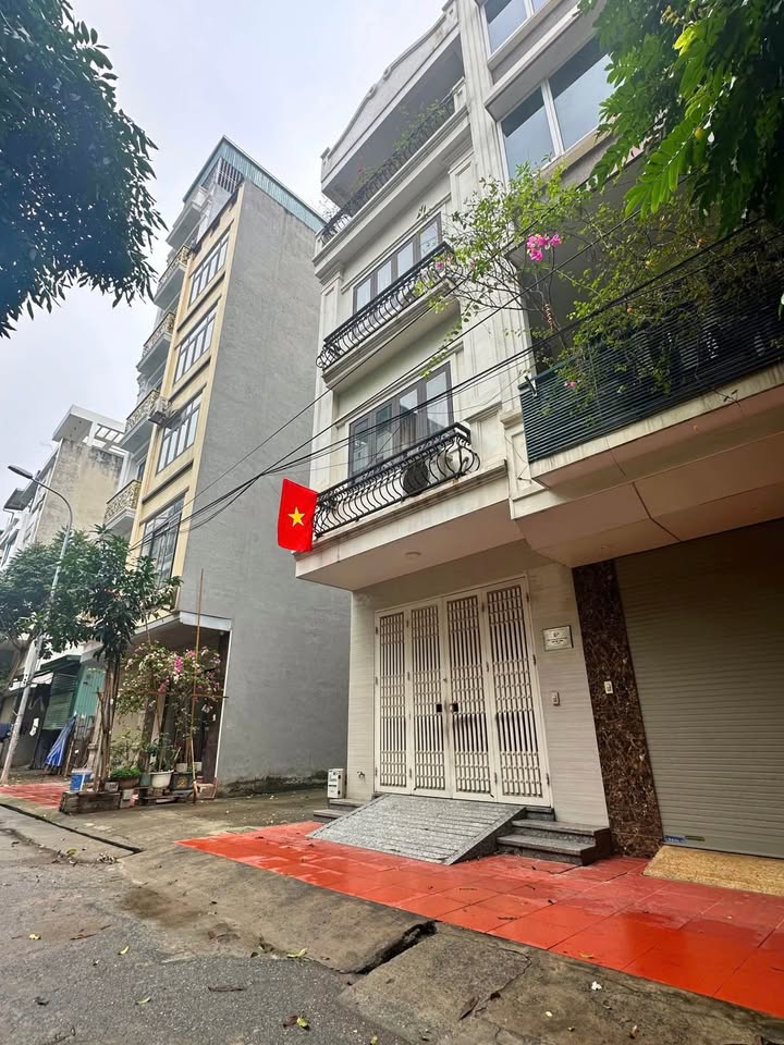 Bán nhà khu đô thị Văn Khê 50m² x 4 tầng, có ô chờ thang máy, thiết kế hiện đại