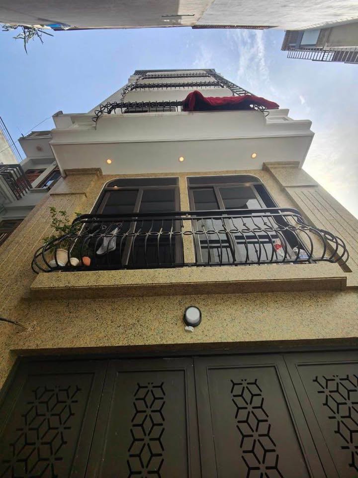 Bán tòa chung cư mini 6 tầng, thang máy, dòng tiền tốt tại trung tâm Cầu Giấy