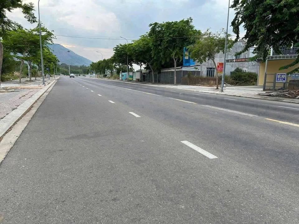 Bán lô đất biệt thự mặt tiền đường Mô Xoài, phường Phước Hưng, thành phố Bà Rịa cũ, giá 4.5 tỷ