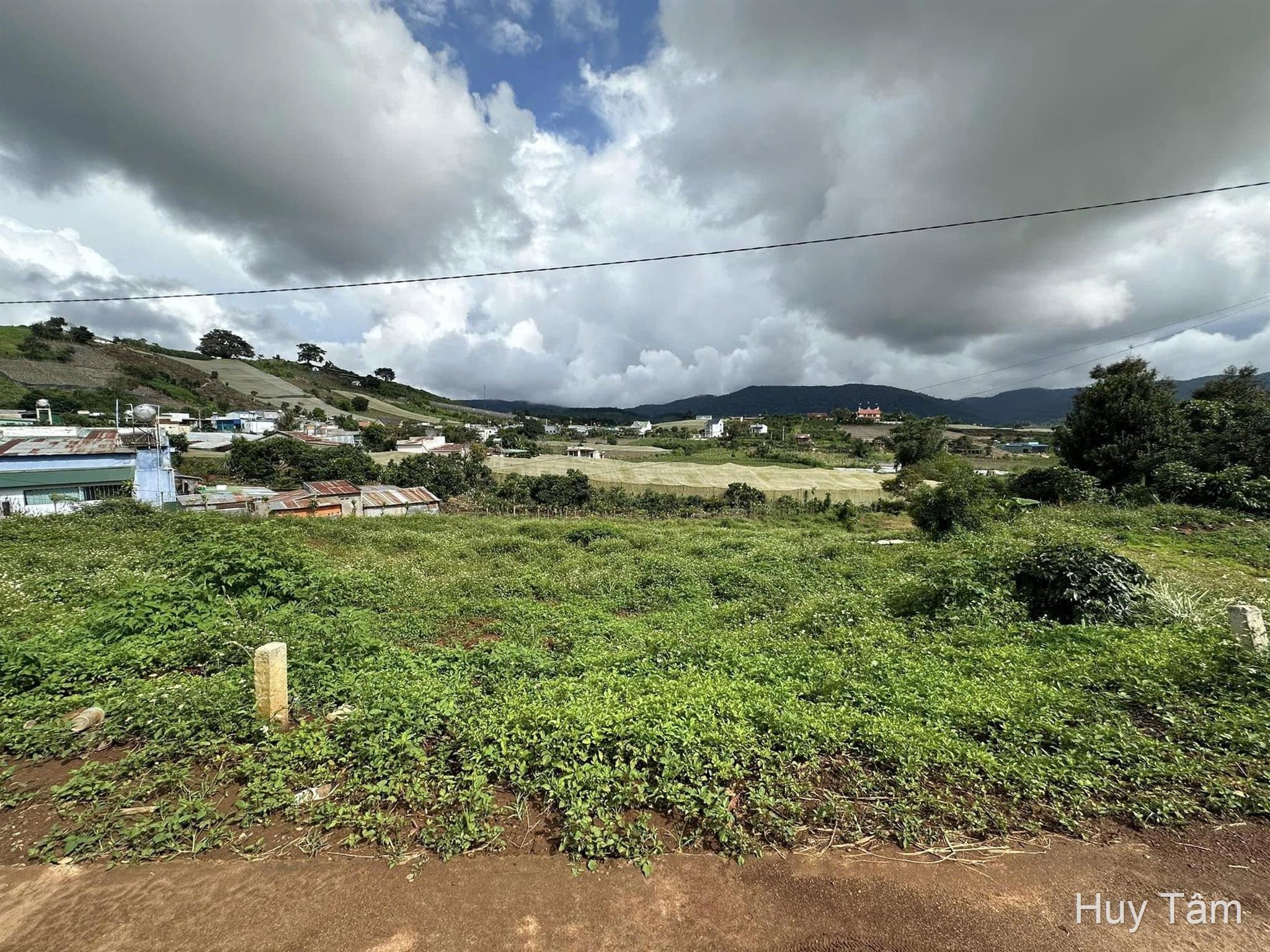 Bán mảnh đất Đạ Ròn, diện tích 869m2, đường bê tông tới nơi, giá 800 triệu