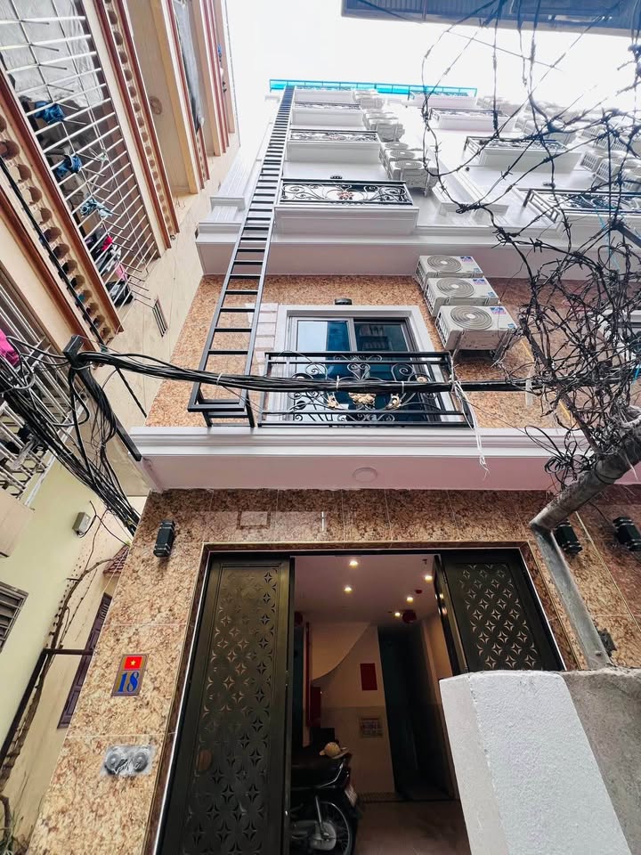 Bán nhà riêng quận Cầu Giấy, thành phố Hà Nội, giá 13 tỷ