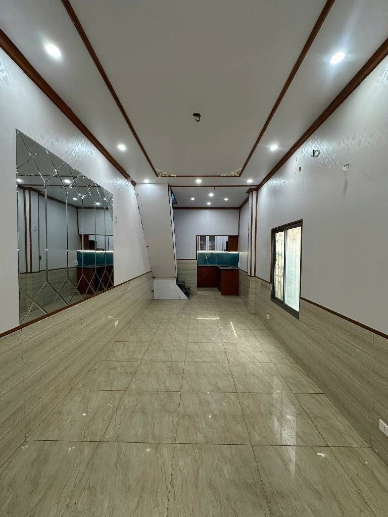 Bán nhà trung tâm Thanh Xuân, 35m2 x 2 tầng, 2 phòng ngủ đủ công năng.