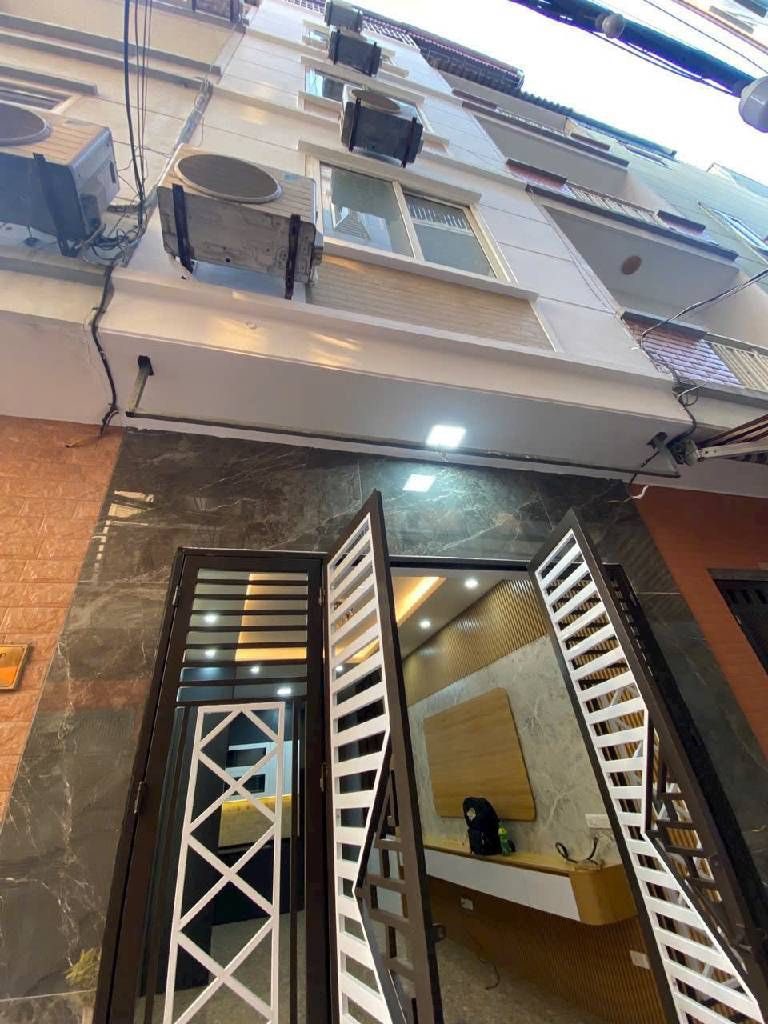 Bán nhà Ngọc Thụy, đường ô tô tránh, 5 tầng, gần trường Quốc tế Việt Pháp