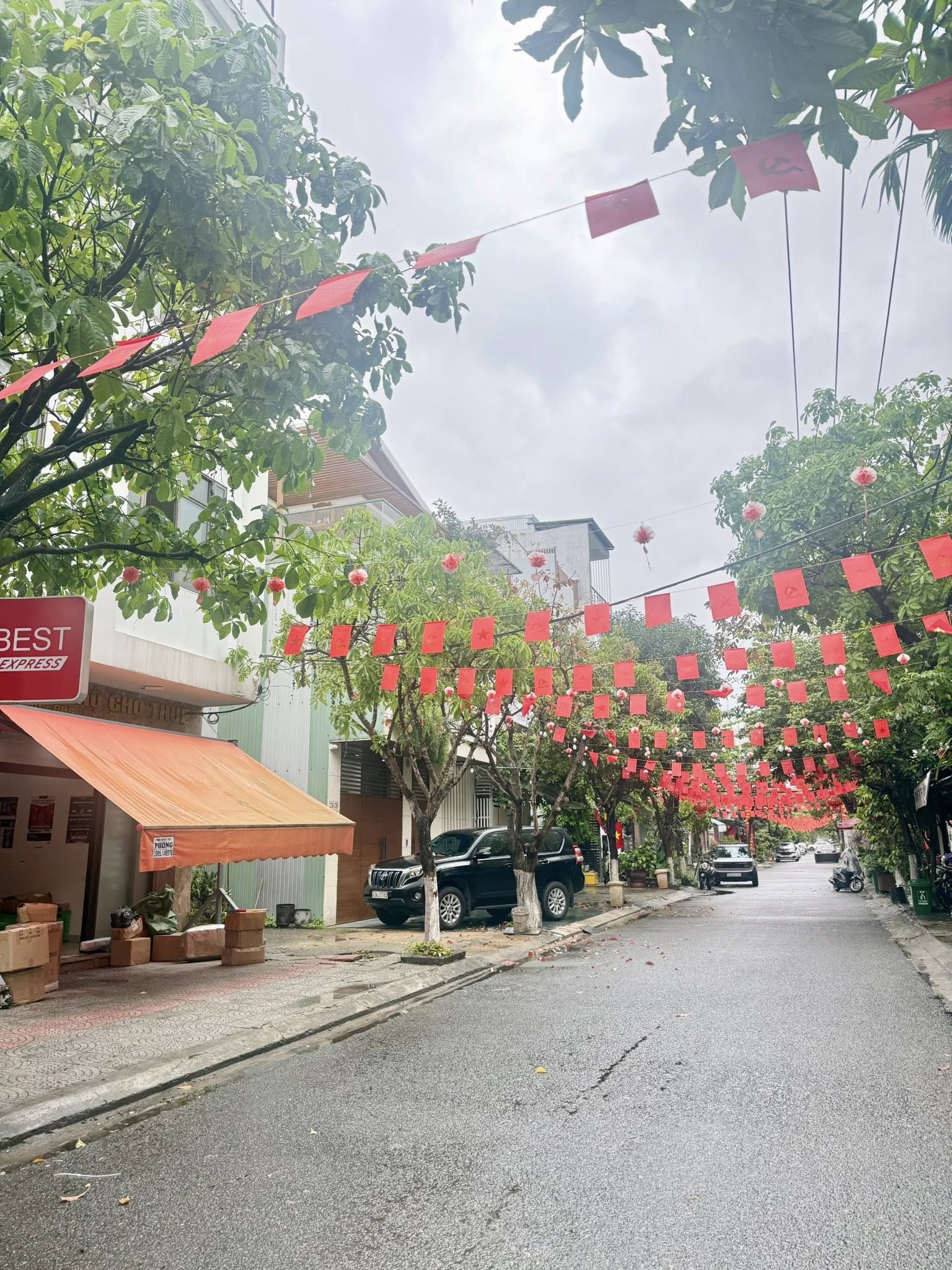 Bán nhà 4 tầng mặt tiền đường Cao Xuân Dục, Hải Châu, kinh doanh sầm uất