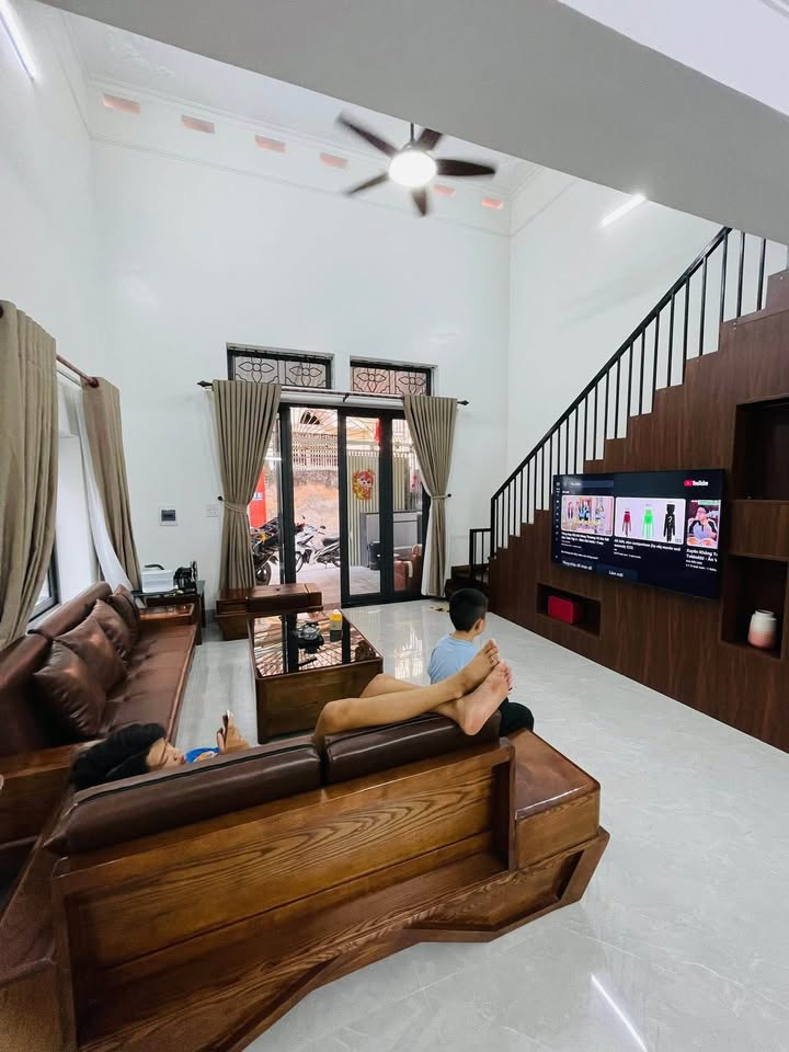 Bán nhà phường Việt Hưng, 30m2, 2 mặt ngõ thoáng mát