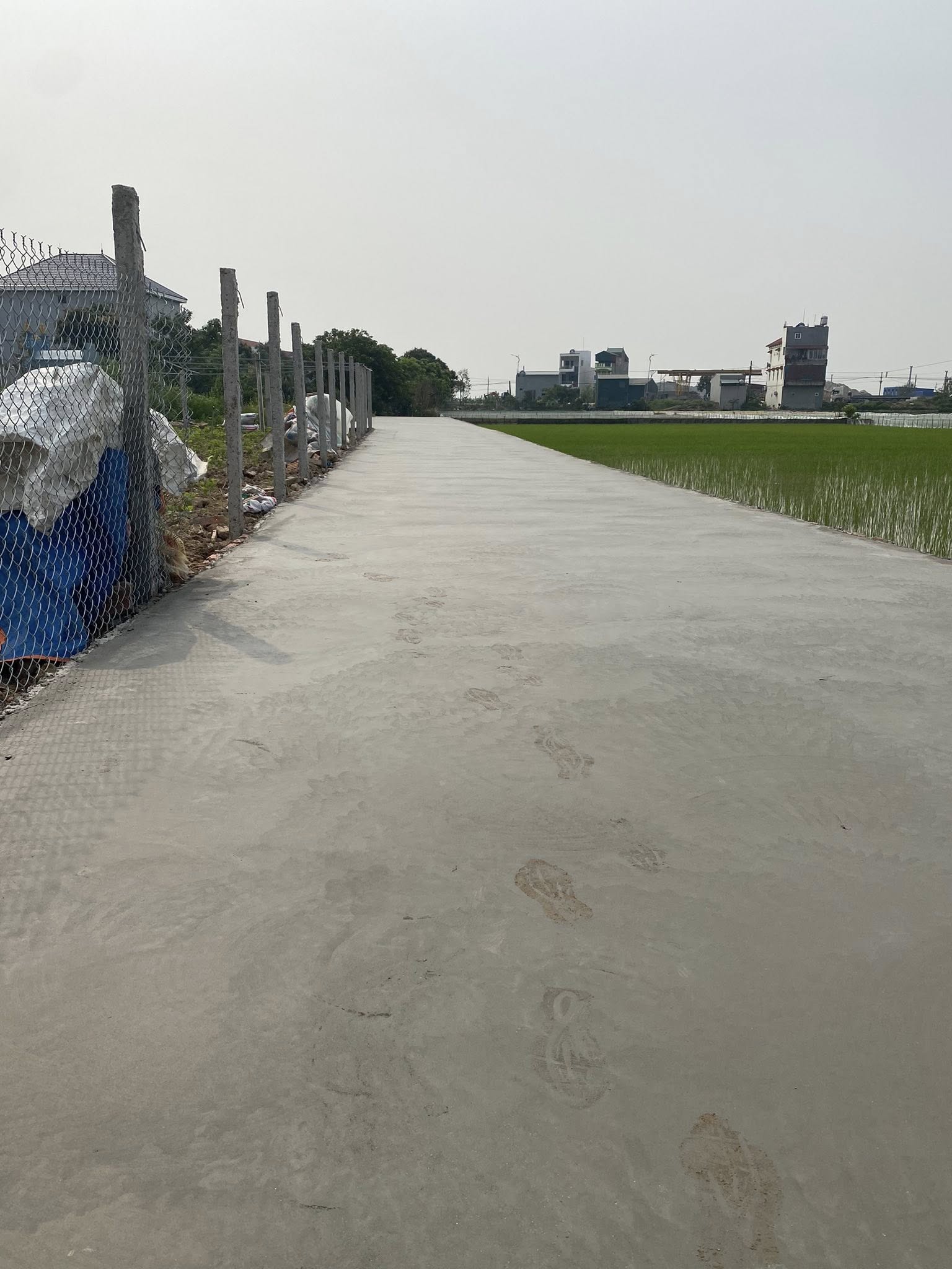 Đất vàng Thôn, lô góc 2 mặt tiền, sổ sẵn, giá hời