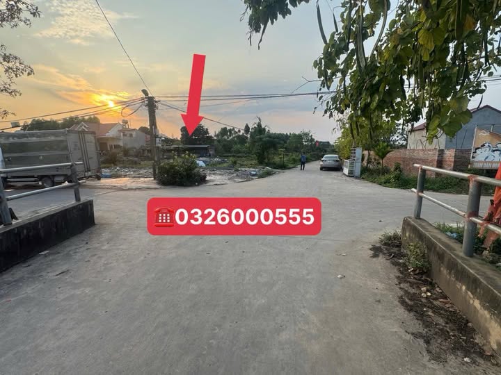 Bán lô đất 95m2 thuộc phường Việt Yên, Bắc Ninh, nằm ngay ngã 4, kinh doanh luôn