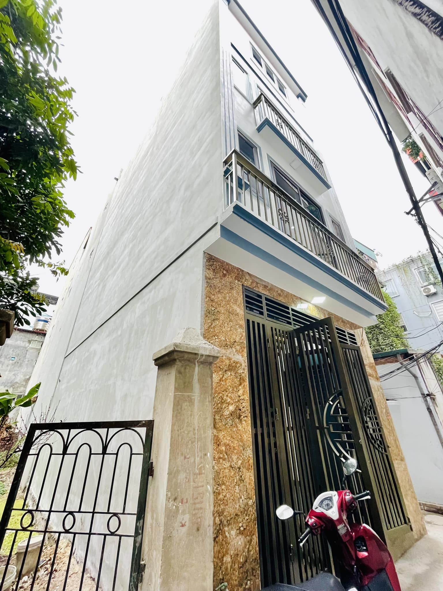 Bán nhà đẹp ngõ 229 phố Minh Khai, lô góc, ngõ thông, 45m2, 5 tầng, 6 phòng ngủ, giá 9.5 tỷ