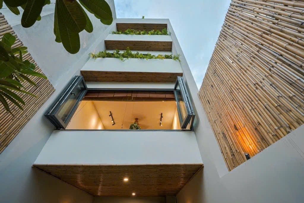 Bán nhà 5 tầng có hồ bơi sân thượng sang trọng tại khu vip Phước Long