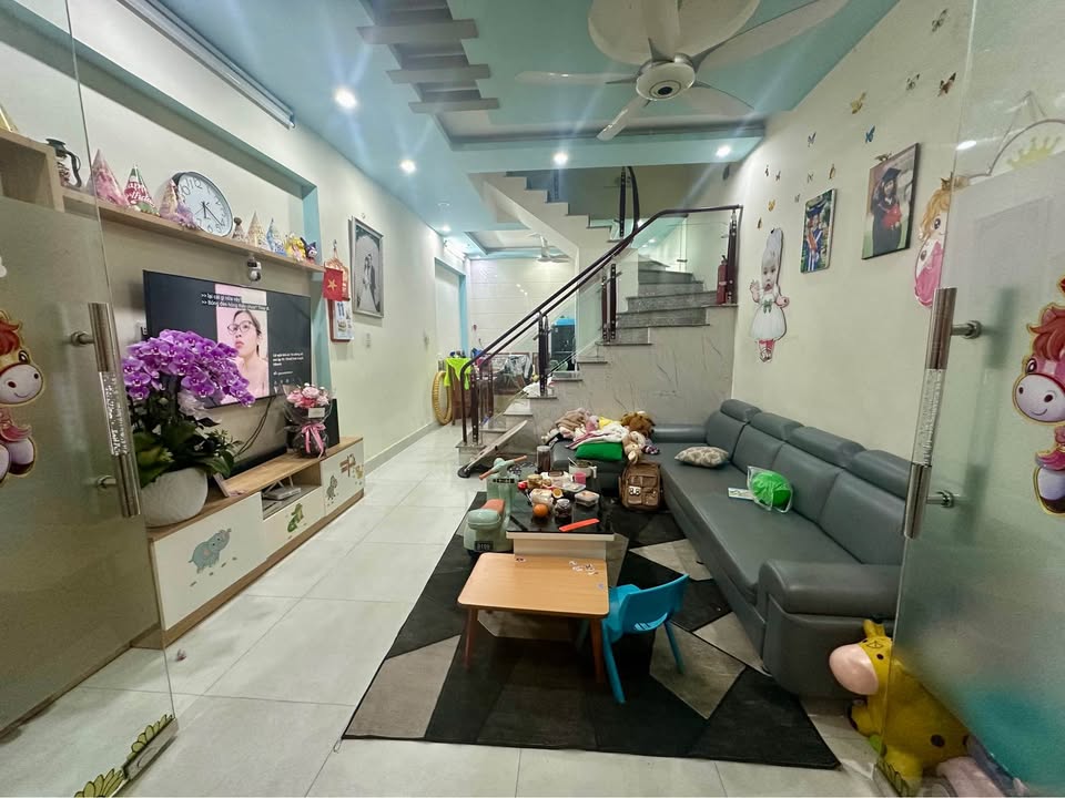 Bán nhà 3 tầng, ô tô đỗ cửa tại ngõ 97 Đoàn Kết, Hải An, giá 2.68 tỷ