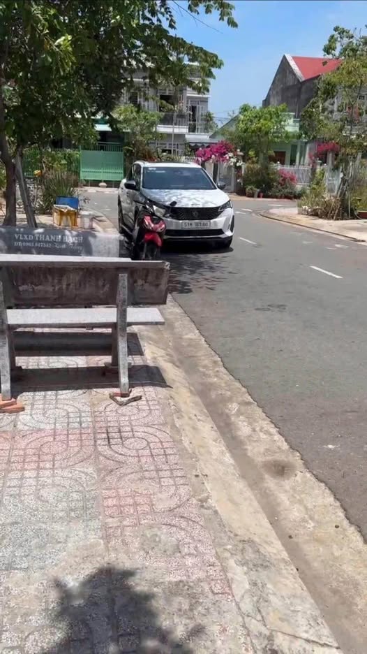 Bán đất tái định cư Long Sơn, có nhà cấp 4, diện tích 100m², full thổ cư, đường nhựa vỉa hè, giá 2.55 tỷ