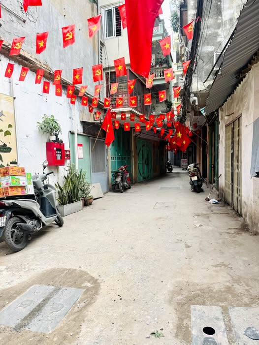 Bán đất tặng nhà Hoàng Cầu, Đống Đa, lô góc 2 mặt ngõ, sát phố, kinh doanh nhỏ, phù hợp xây chung cư mini cho thuê