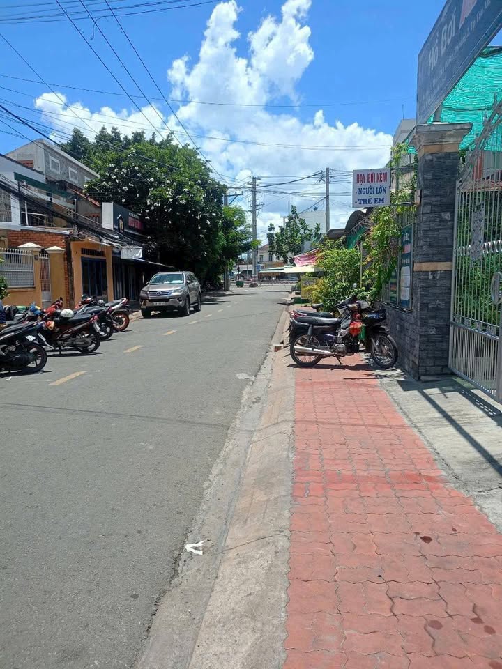 Chính chủ gửi bán nhà mặt tiền đường Phan Đình Phùng, phường 2, thành phố Tân An cũ, giá 7.3 tỷ