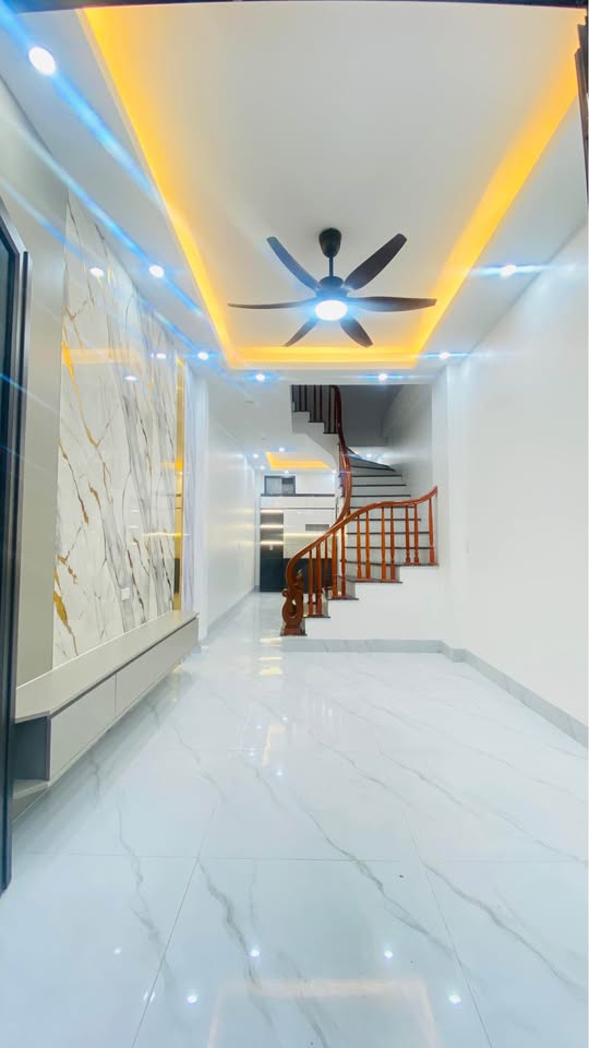 Bán nhà 3 tầng Trần Lãm, thành phố Thái Bình, ngõ ô tô