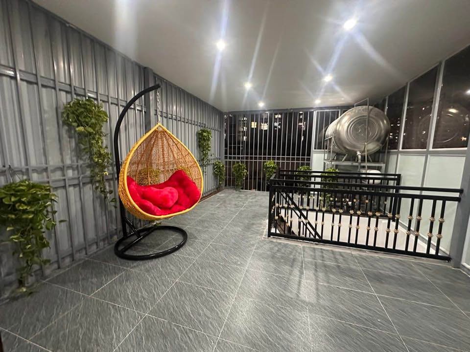 Bán nhà phố Minh Khai, gần Times City, gần phố, view chung cư