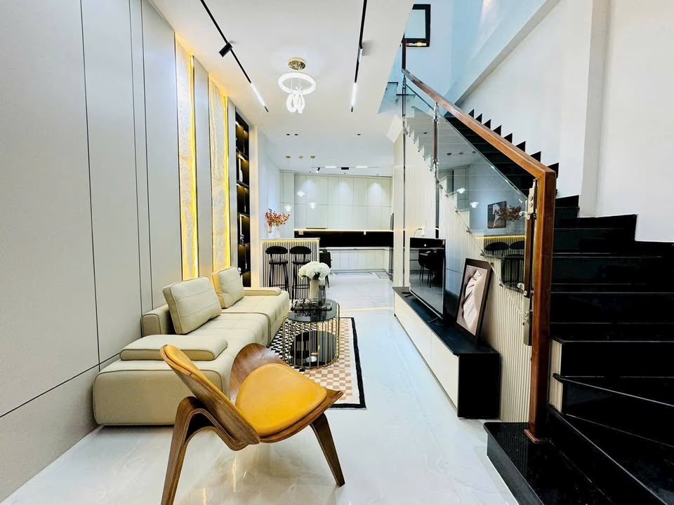 Bán nhà đẹp 3 mê 3 tầng, đường Phạm Nhữ Tăng, full nội thất sang trọng, giá 5.05 tỷ