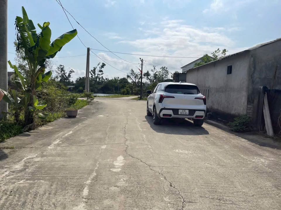 Bán đất tại khối Xuân Hoa, Nghi Đức, 68,5m2, mặt tiền 5,25m, đường 7m thông thoáng