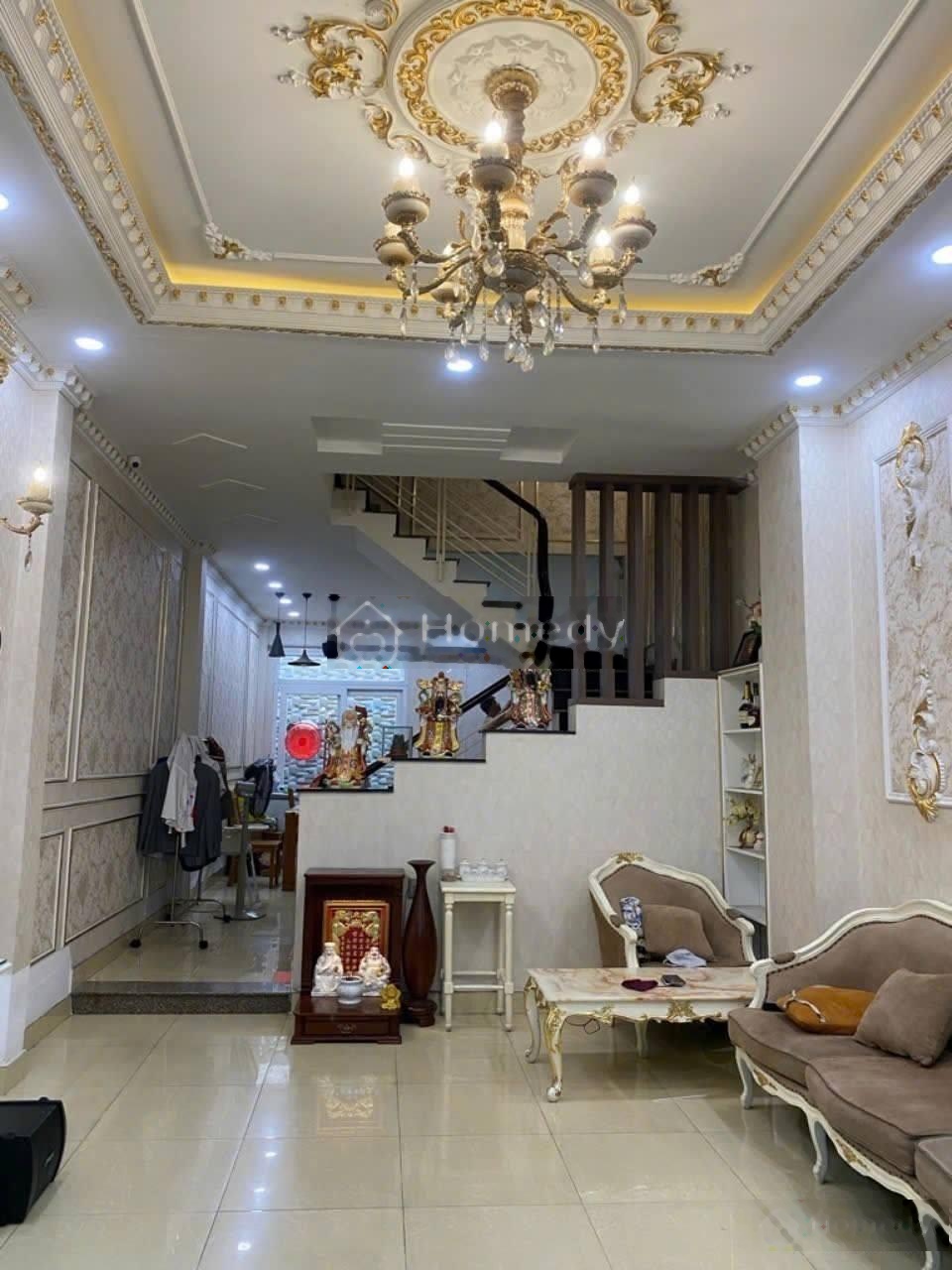 cần tiền trả nợ bán nhà 1t1l đ.Thái Phiên-q11,dt 68m2-giá 2,3 tỷ-shr-cách chợ 40m tiện