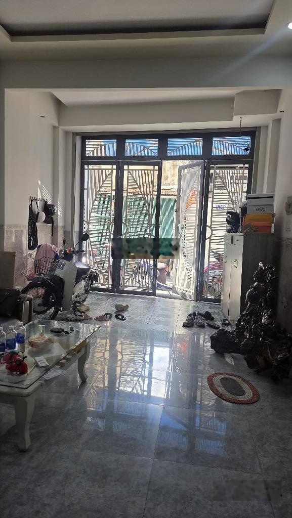 Nhà siêu rẻ ngay vòng xoay Lê Đại Hành Âu Cơ. Ngang 4m dài 12m hẻm ô tô