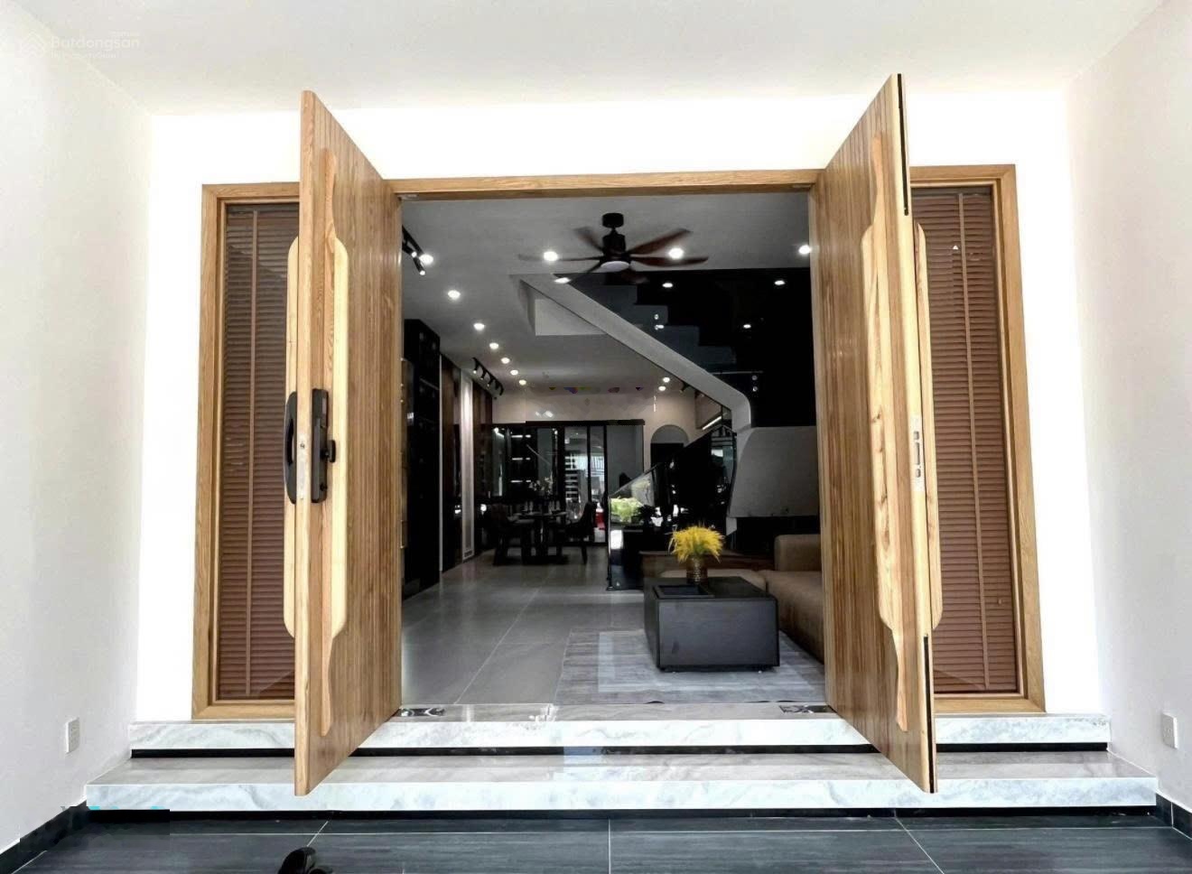 Cô Nga chính chủ cần bán nhà hẻm oto Mai Xuân Thưởng, Q6. Giá 3Tỷ220 còn ra lộc mạnh