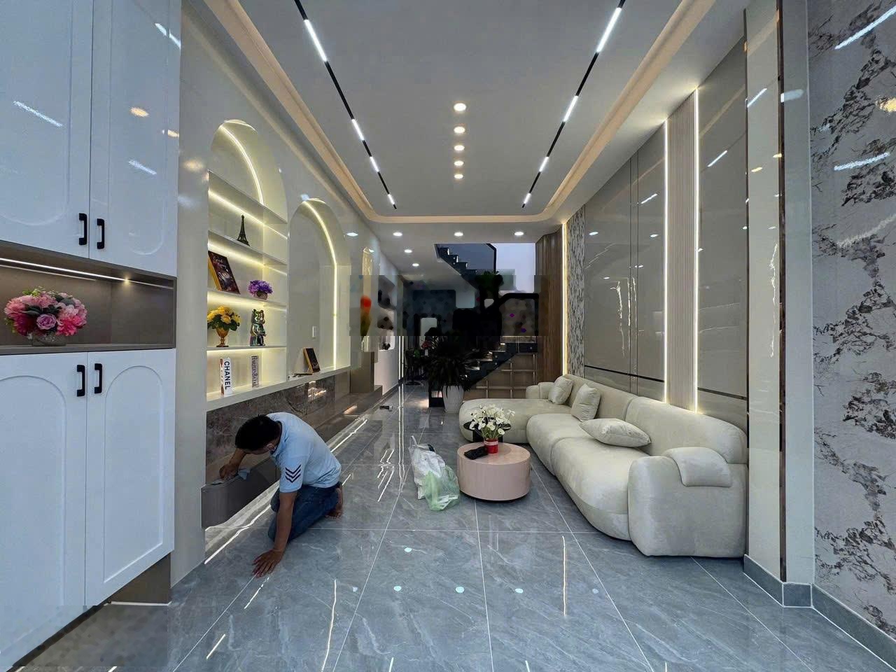 Vũ Huy Tấn, P7 Bình Thạnh 3,2 Tỷ - 2 lầu - di chuyển Q1 chỉ vài phút - Pháp lý đủ