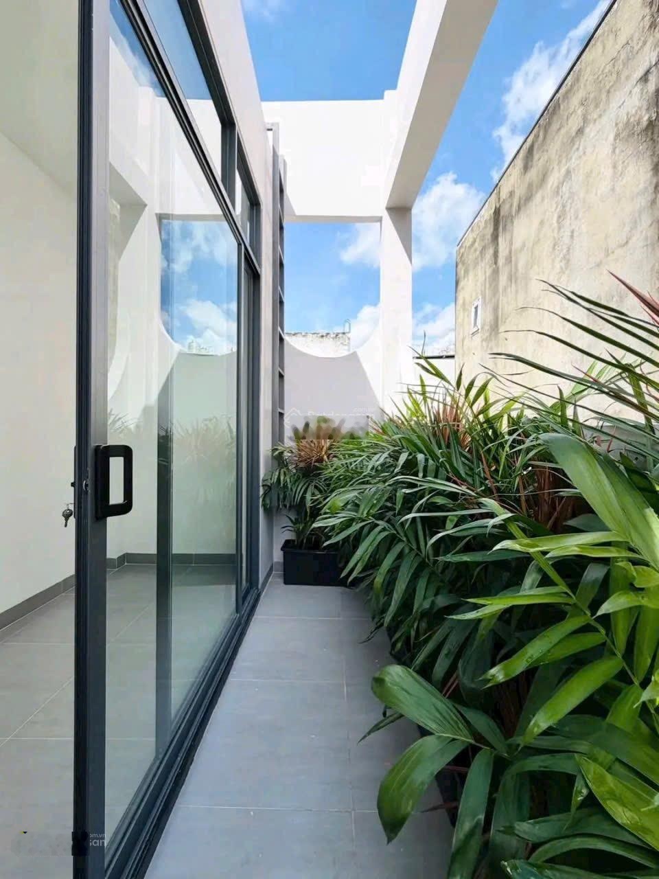 Cần vốn bán nhanh nhà Đường Phan Văn Hân P17 Bình Thạnh. 4tỷ3/81m2 gần chợ Thị Nghè. Cho thuê 26tr