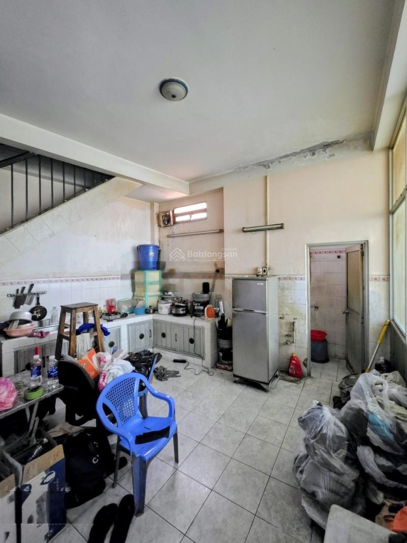 Bán nhà 42m². Sát mặt tiền. Hai Bà Trưng - quận 1. Gần chợ Tân Định. 5,3 tỷ