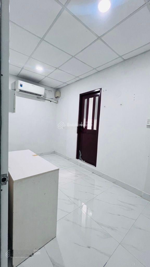 Bán nhà xinh - Quận 1- Nguyễn Cư Trinh - 30m2 - 2 tầng - Sổ riêng - Nhỉnh 4 tỷ