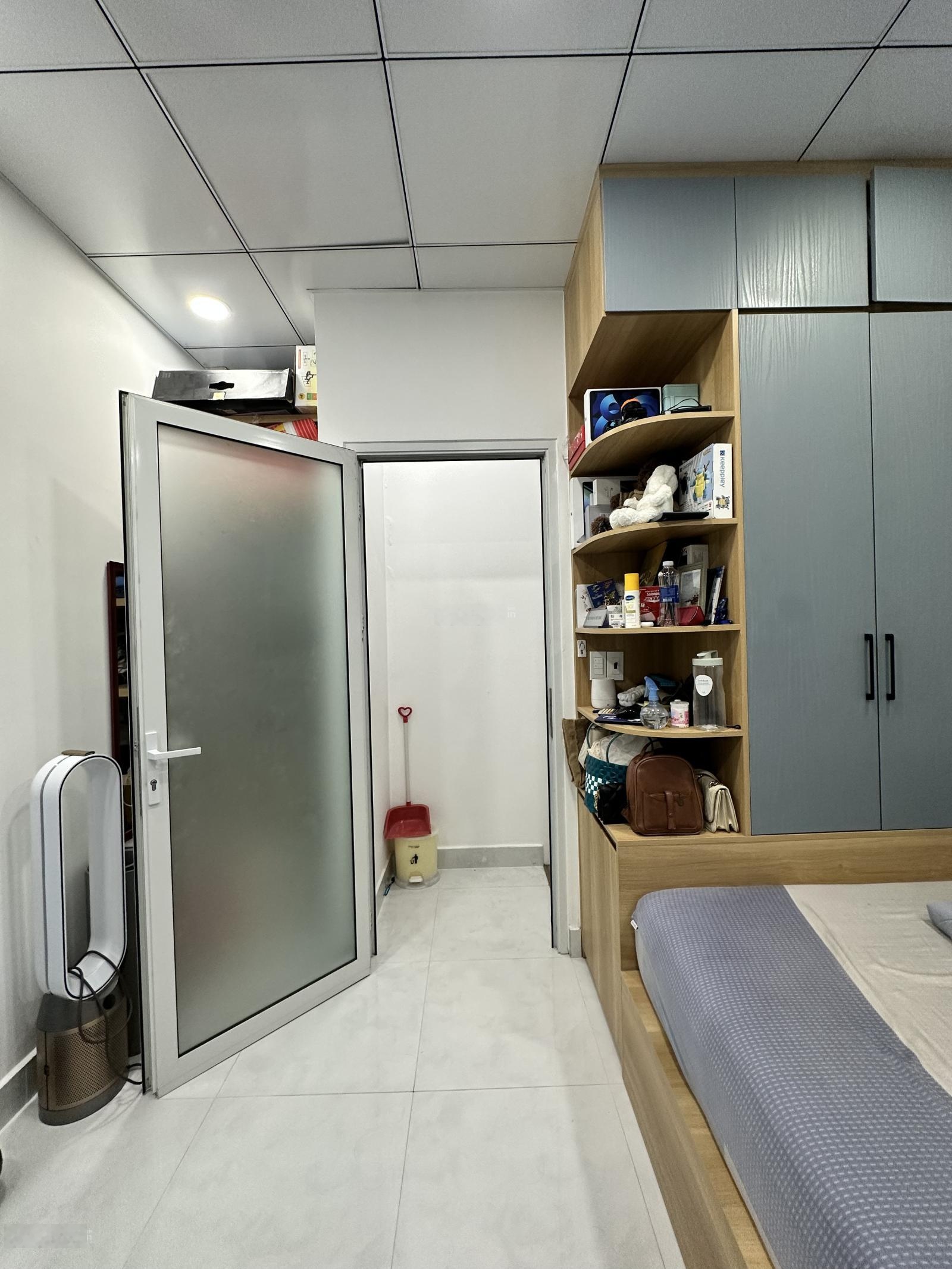 Bán nhà riêng tại Nguyễn Thần Hiến, Quận 4, 2,2 tỷ, 17,9 m2, giá tốt Hot!