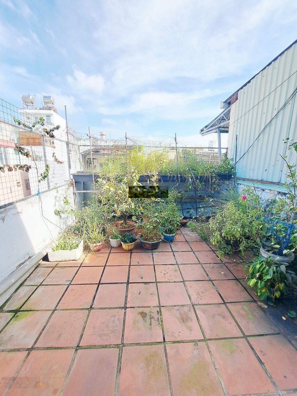 Nhà Q10 - 4.6x15.5m (56m2) - hẻm rộng thông - 30m ra MT - 4 tầng - 8 tỷ 5