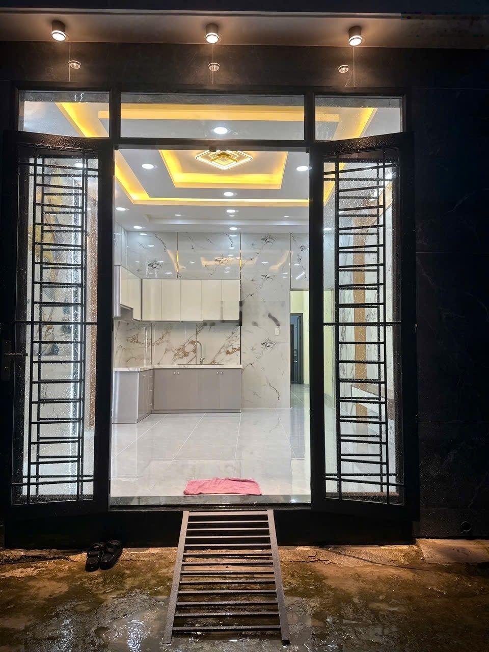 Nhà đẹp kê khai DT 4,1x13,5m trệt đúc 2pn 2wc bếp p.khách rộng hẻm 5m Tân Chánh Hiệp 3 Q12, 2,2 tỷ