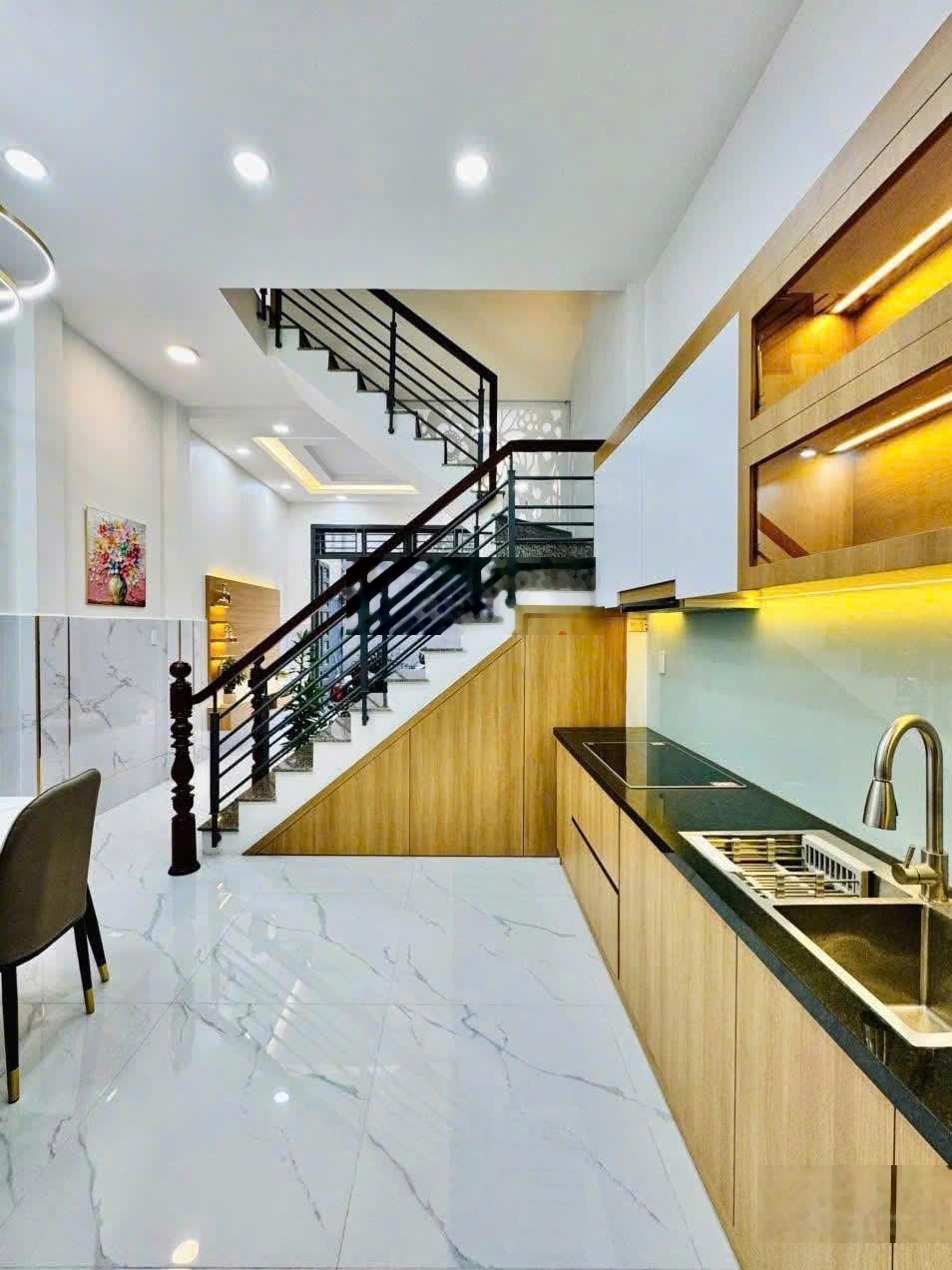 Nhà cực đẹp chỉ 3,85 tỷ phú nhuận 3pn có ngủ trệt hẻm 5m thông - dân trí cao - shr