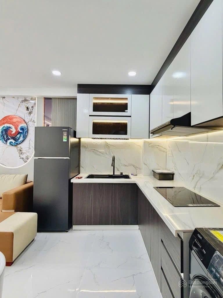 4 T hơn xíu TL . Nhà mới, cách 5 căn nhà ra hẻm xe hơi ,kg quy hoạch, hoàn công