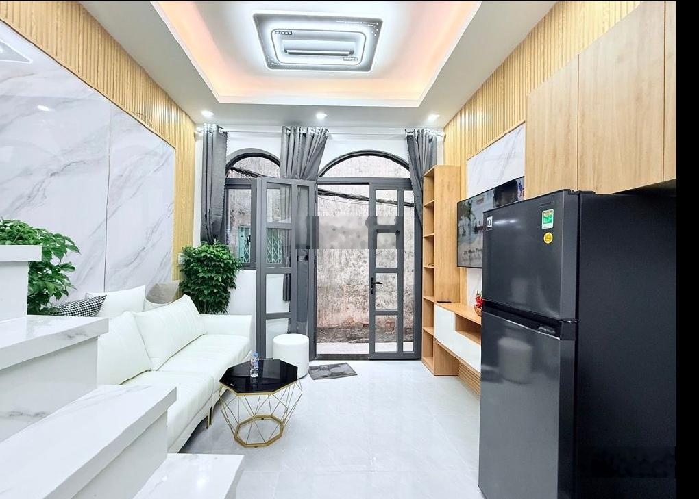 An cư lý tưởng- Chưa tời 5 tỷ - giáp quận 1 - hẻm an ninh gần Hàng Xanh - nhà mới nội thất xịn