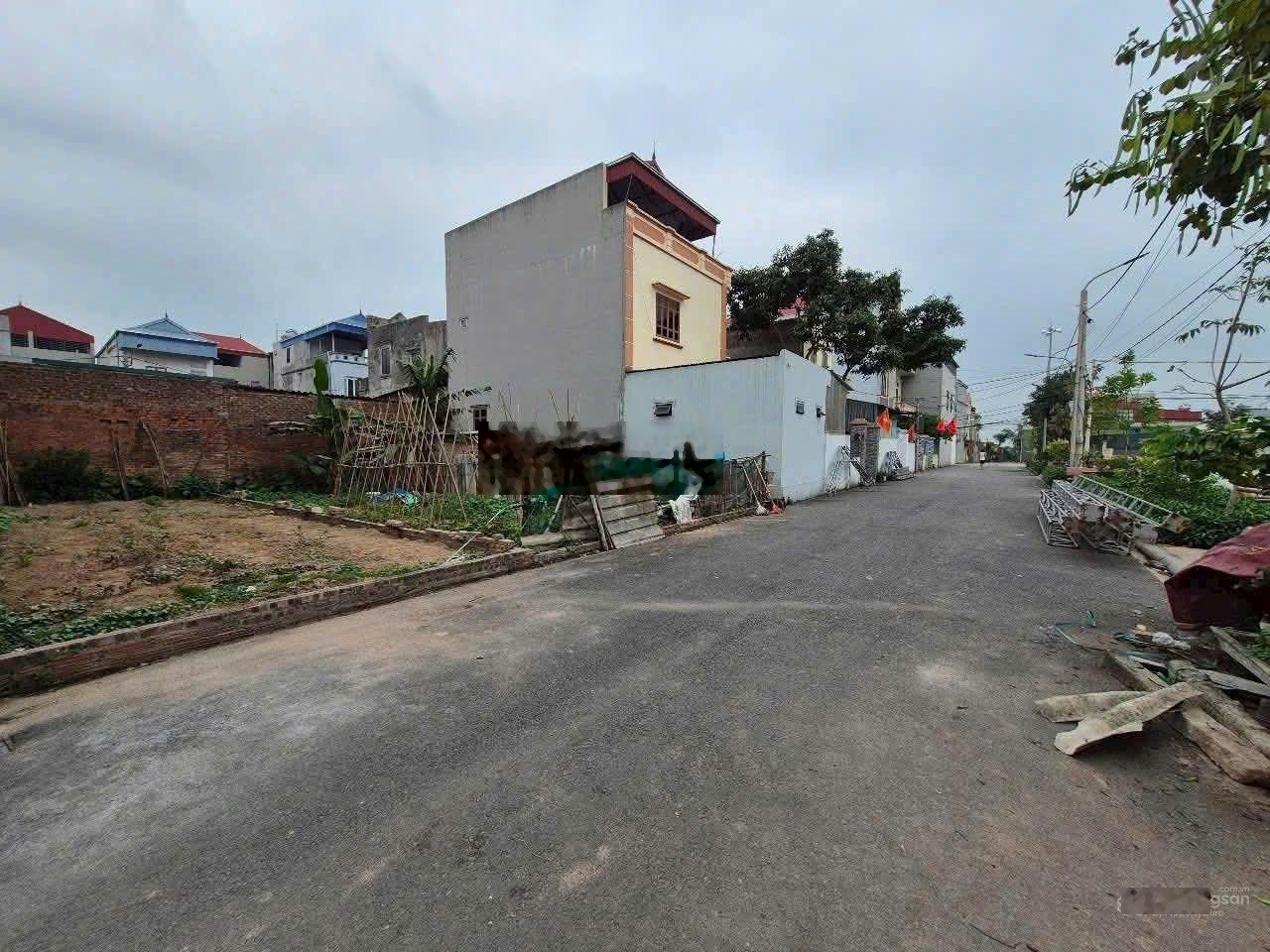 Bán đất tại xã Hữu Văn, 1,5 tỷ, 84 m2, mặt tiền 7m, ngõ rộng 8m.