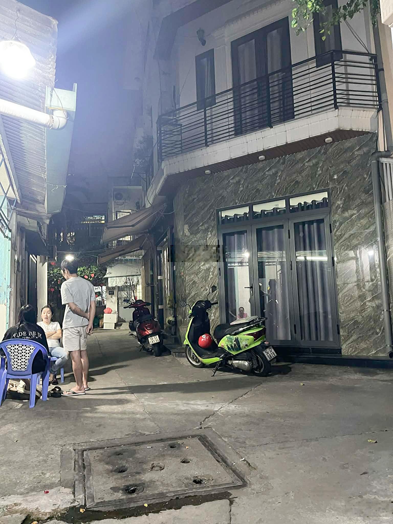 Hẻm xe hơi 1 sẹc đường nguyễn thượng hiền quận bình thạnh-3 tầng btct căn góc-chỉ 5,35 tỷ tl