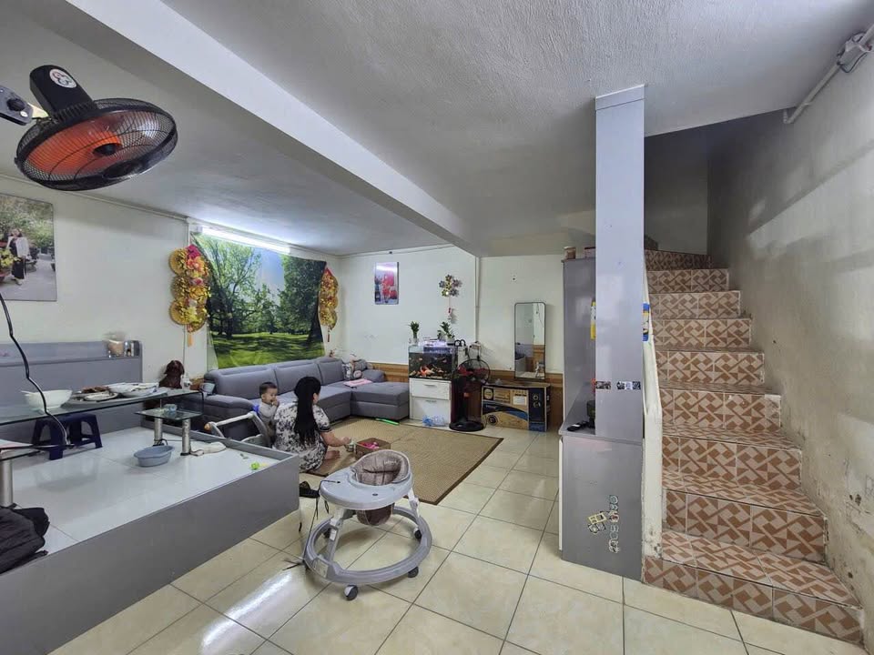 Bán nhà ngõ 168/112 Kim Giang, lô góc, 2 tầng, full nội thất, 37m2