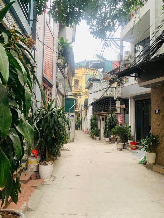 Nhà đẹp Tứ Hiệp, gần ô tô, nội thất xịn, khu vực sầm uất, an ninh tốt, ở sướng