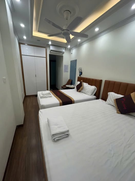 Cho thuê tòa khách sạn 36 phòng khép kín tại Cầu Giấy, Hà Nội, giá 220 triệu/tháng