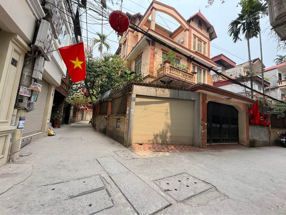 Bán nhà Lạc Long Quân, 130m2 x 4 tầng, 9,5m mặt tiền, giá 35 tỷ