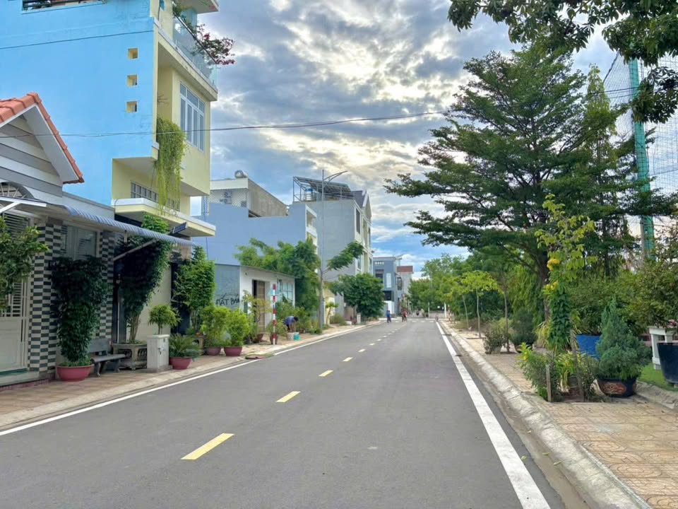 Bán lô đất đối diện công viên, khu Mỹ Hải, Phan Rang, giá 2.3 tỷ