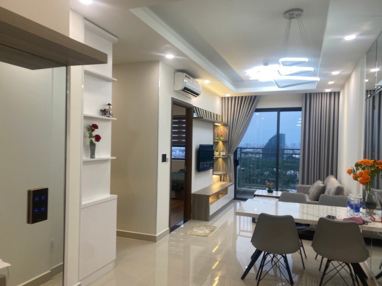 Bán gấp căn góc 2 phòng ngủ, 2wc tại Q7 Riverside, giá 4,2 tỷ