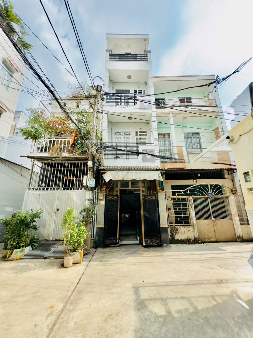 Bán nhà Quận 6, 35m2, 5 tầng, 4 phòng ngủ, gần mặt tiền, hẻm ô tô tới nhà quay đầu thoải mái