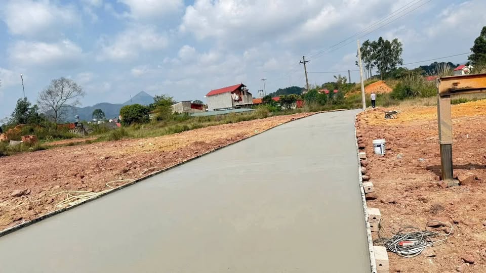 Bán mấy lô đất giá tốt ngay thị trấn Cao Lộc, nay thuộc phường Kỳ Lừa, tỉnh Lạng Sơn