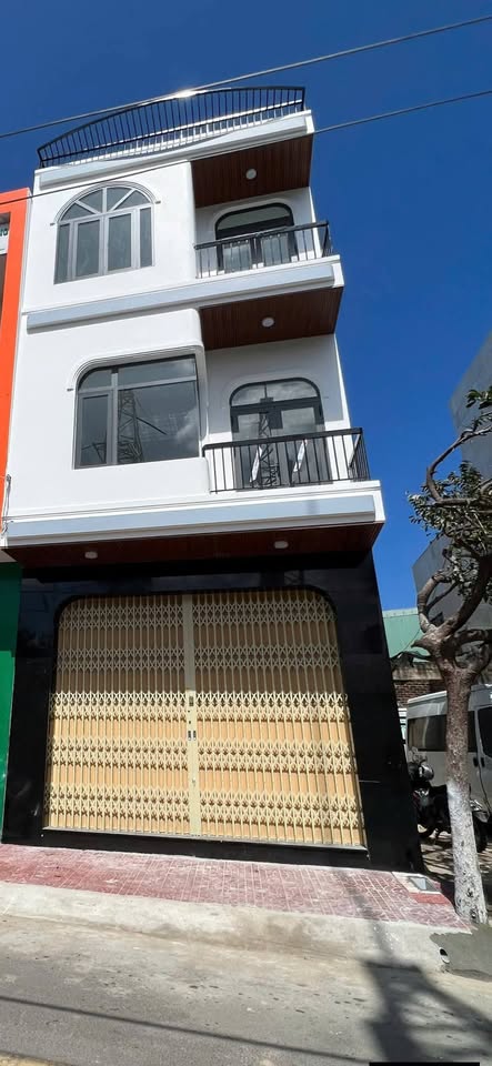 Bánnhà mặt tiền trung tâm Quy Nhơn, giá 6.4 tỷ